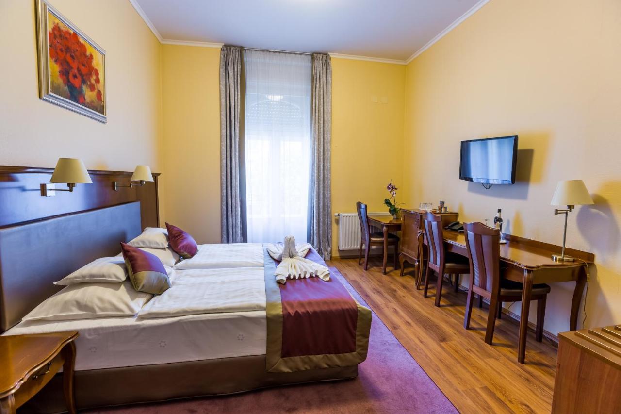 Pannonia 1893 Premium Hotel Sopron Bagian luar foto