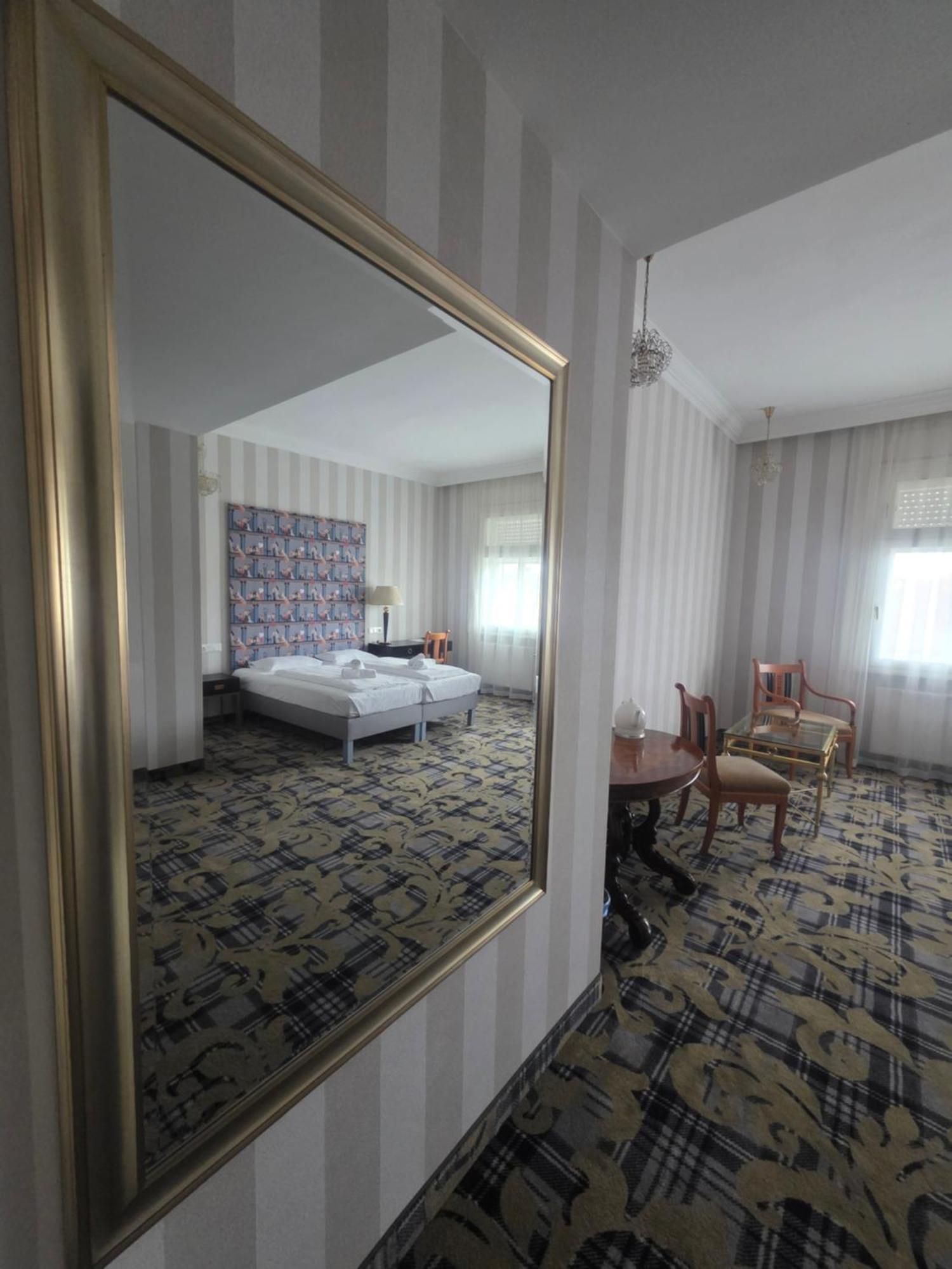 Pannonia 1893 Premium Hotel Sopron Bagian luar foto